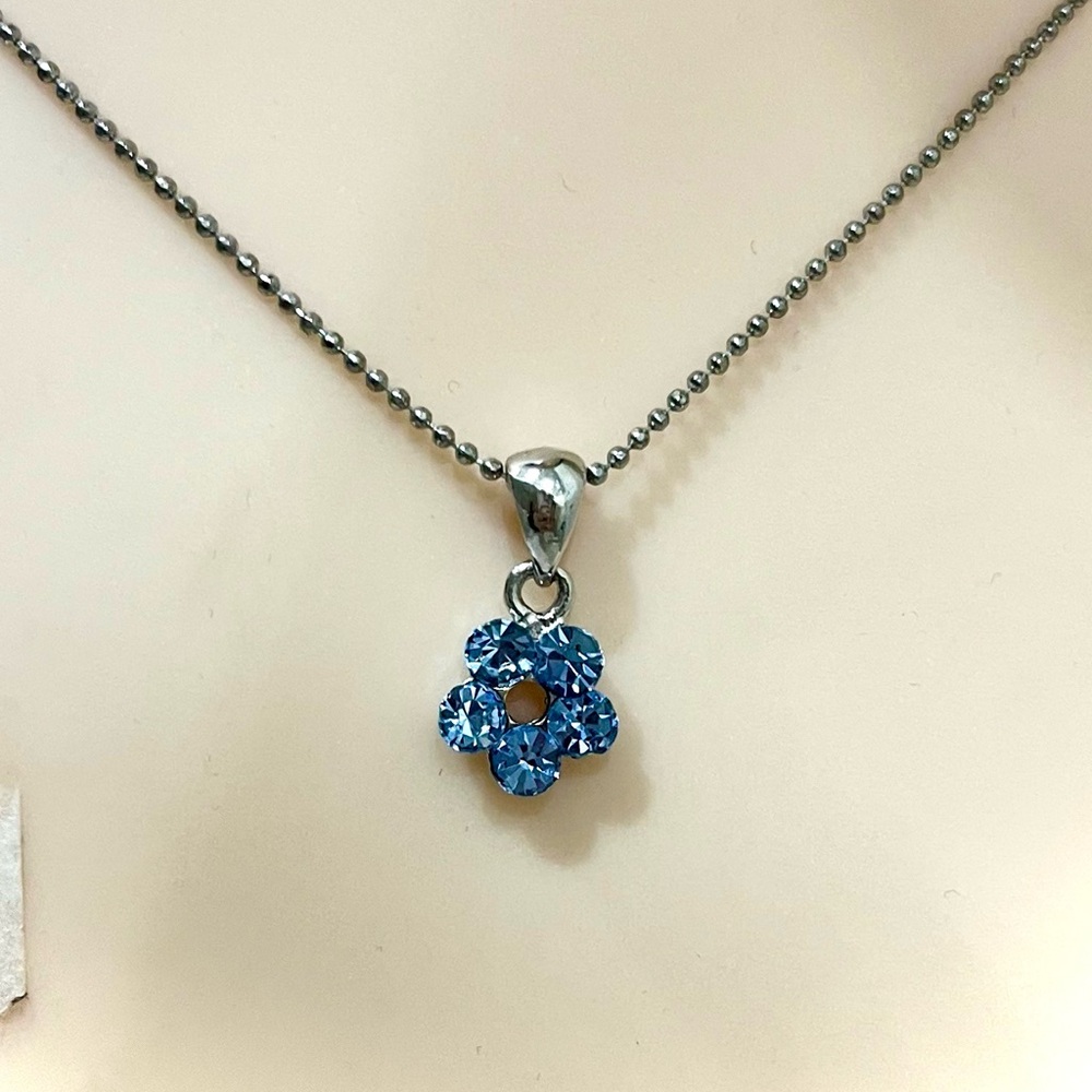 Elegant Crystal Blue Flower Pendant Necklace